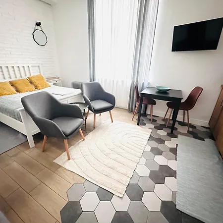 B 200m Do Plazy Apartment