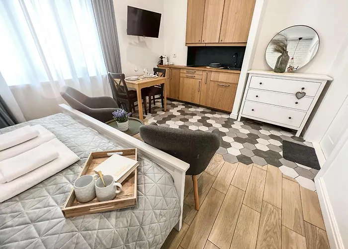 B 200m Do Plazy アパート